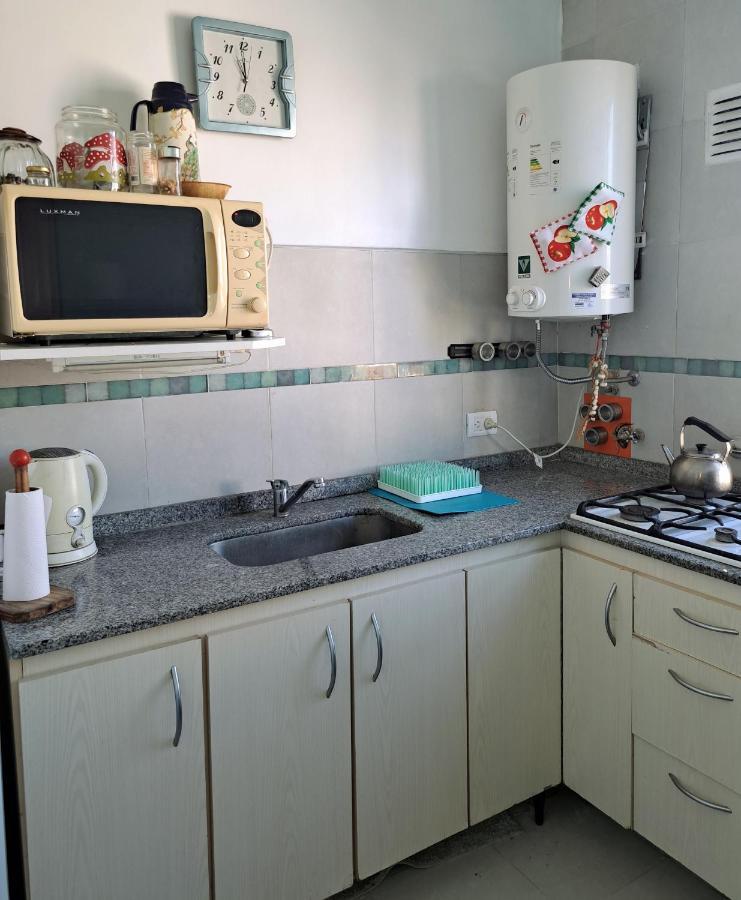 Amplio Departamento, 3 Ambientes, Muy Luminoso Y Muy Bien Comunicado. Buenos Aires